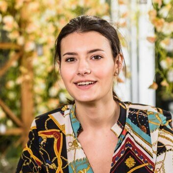 Female entrepreneur launching her passive income business